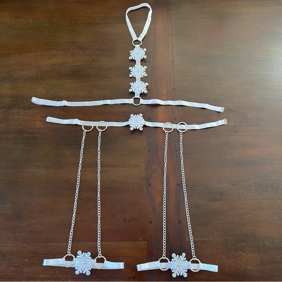 Honeiibeth Ice Queen Harness Set - Picture 2 of 4